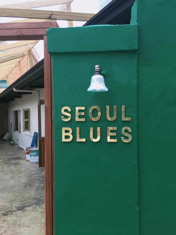 Seoul Blues Hotel Bagian luar foto